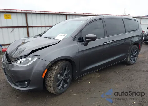 2020 Chrysler Pacifica Touring z USA, uszkodzony, nr VIN 2C4RC1FG2LR145673